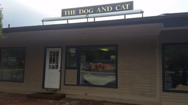 Entrance to The Dog and Cat petstore.