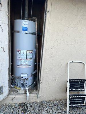 50 gallons new gas water heater installed