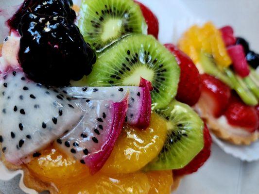 Medium fruit tart. Dragon fruit is seasonal.