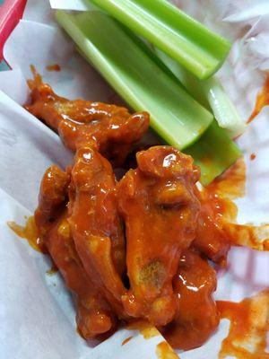 Hubny had wings. Too expensive. Like 8.50 for miniature wings. They were mushy lime being baked or boiled then soaked in sauce.