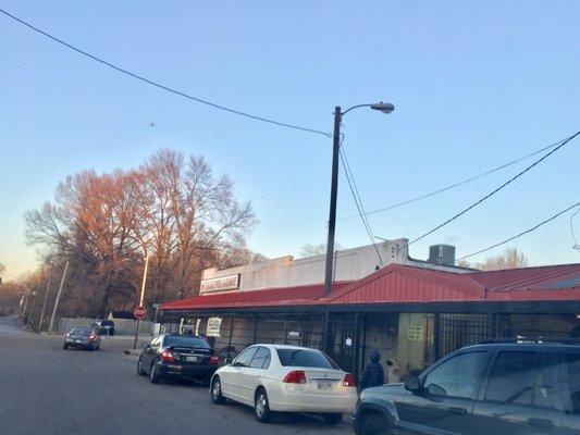 January 3, 2018; After 2 Home Depots and 1 Lowe's, finally found a water meter key here at Whitten Brothers Hardware, Memphis TN