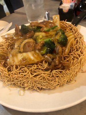 Crispy Noodles w/ Beef and Vegetables