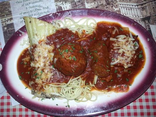 Lasagna,Manicotti,Meatball,Italian Sausage and pasta.