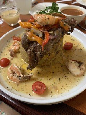 Churrasco Mar y Tierra mofongo