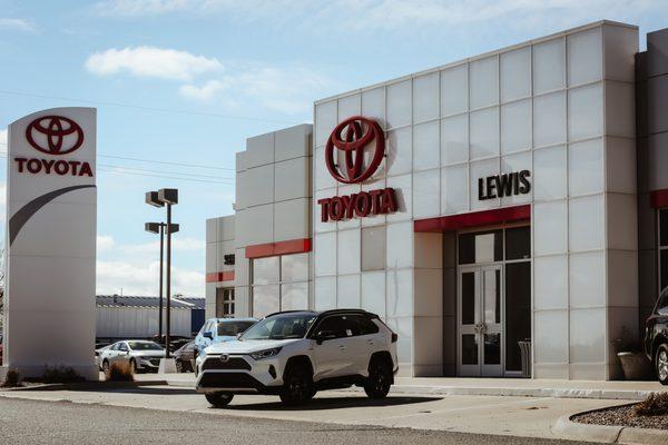 Lewis Toyota of Dodge City Car Dealership