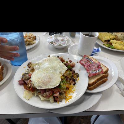 Café breakfast bowl