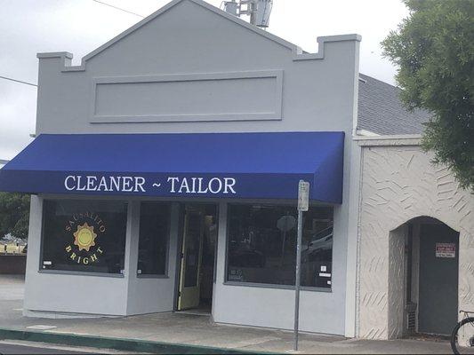 Sausalito Bright Cleaners