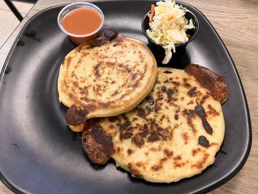 Pupusa de Chicharron & Pupusa De Loroco