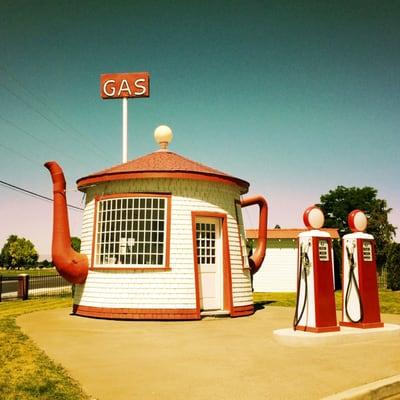 Another view of the Tea Pot Dome Station.