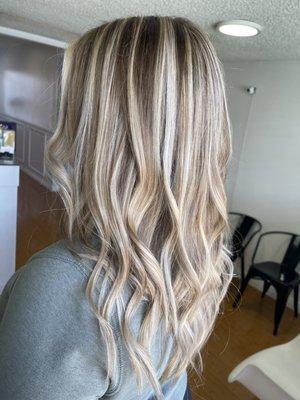 Dimensional Blonde Balayage @mimihairlove