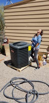 Our dispatcher Breezie helping with a new unit install!
 #bestaccompanytucson
 Call today! 520-317-7200