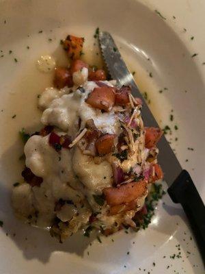 Chicken Betty Lou - wild rice, a mushroom blend; sautéed spinach, tomato and basil bruschetta, chardonnay cream sauce.