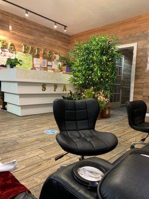 Front desk and reclining chairs for foot massages