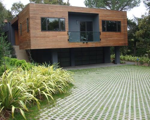 Contemporary/Green Estate Driveway entrance - Los Altos Hills, CA