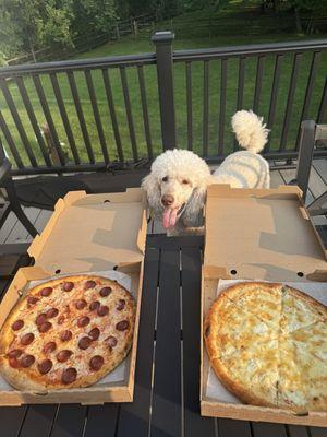 Mozzarella with pepperoni and white pie