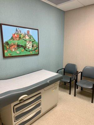 Exam Room - Lurie Children's Primary Care - Town & Country Pediatrics