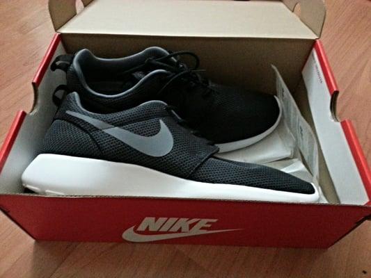 $36 Nike Roshe Run