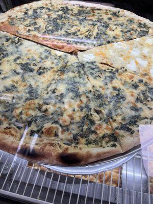 Spinach pizza