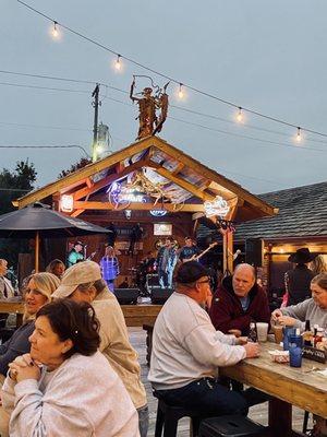 Outdoor dining with live music!