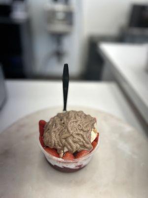 Açaí bowl with almond butter