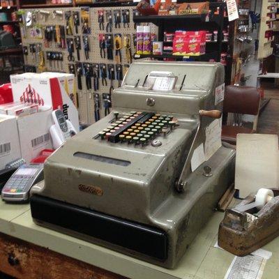 Yes, this cash register still works and is used today!