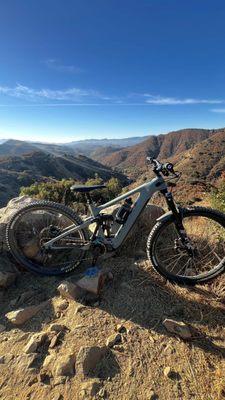 Rental Mountain Bikes from Yeti and GT bicycles. Rent an electric mountain bike or regular pedal bike.