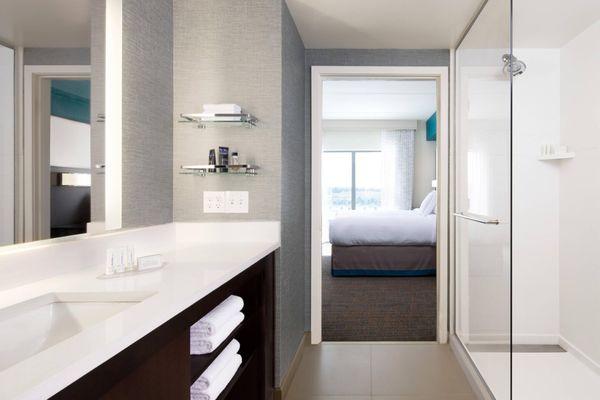 Suite Bathroom