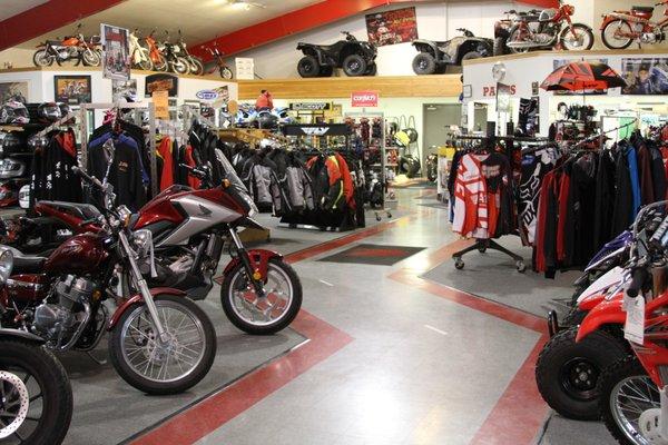 Welcome to Five Valley Honda Yamaha, we have an extensive selection of machines, parts, gear & apparel for you to choose from.