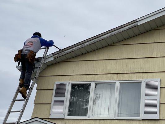 Replacement of Roof aluminum flashing repair