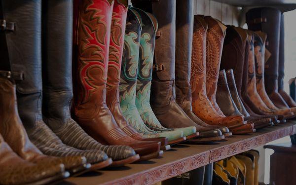 El Toro Western Wear- variedad de botas vaqueras