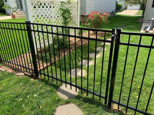 Decorative, maintenance free aluminum fence project