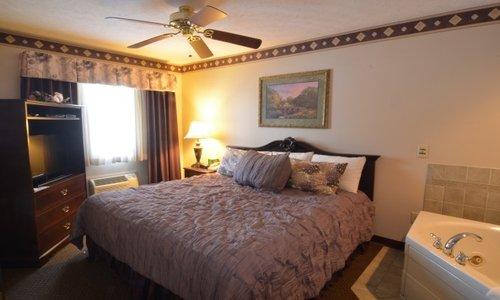 Jacuzzi Suite Bedroom