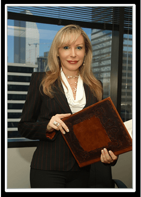 Corporate Attorney at Law Genilde Guerra