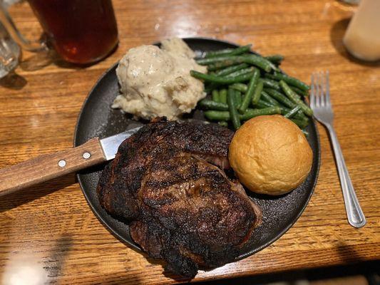 Ribeye, green beans, mashed potatoes