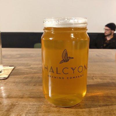 Halcyon pale