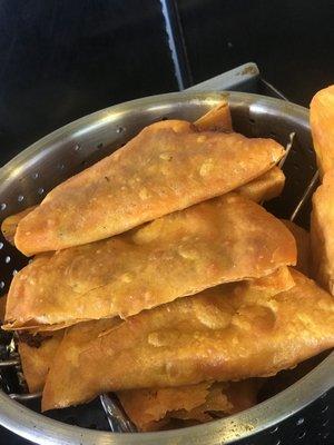 Taquitos dorados de birria tortillas a mano !!