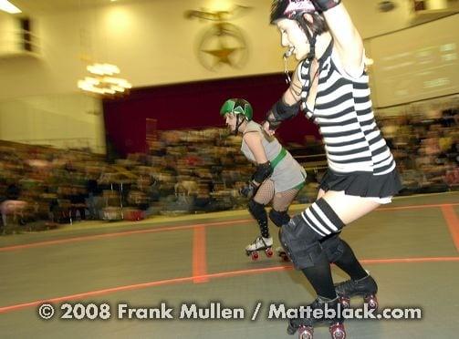 Referee Viva Hate declares Wheelin Jennings as Lead Jammer