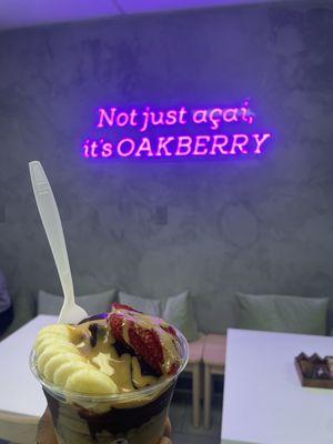 Classic 12oz - Acai Bowl w/ banana, strawberry, peanut butter, granola & coconut flakes