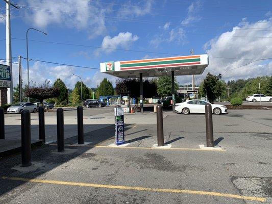 Parking and gas stalls, Sunday 18 August 2024.