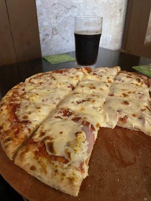 Knotty Lotty dark ale with Hawaiian style pizza ~ another great pairing! More pizza selections available