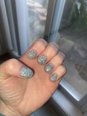 Pretty glitter nails!