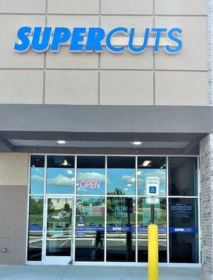 Welcome to Supercuts in Weis Shopping Center, Enola, PA!