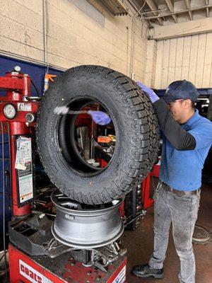 Calderon's Tires