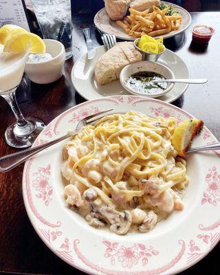 Seafood Alfredo