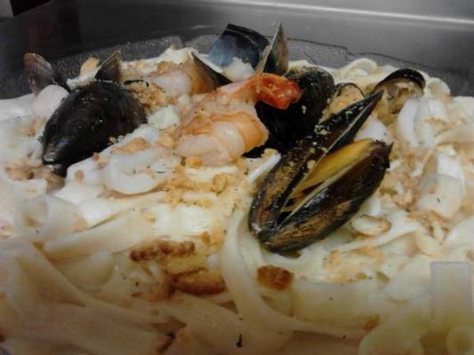 seafood medley pasta.....