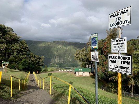 The walkway to the overlook.