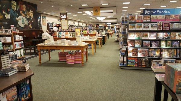 Display Aisle in Barnes and Noble Toledo