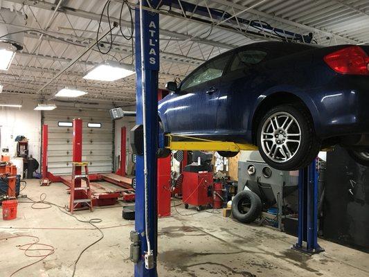 Finally got our 4th lift installed in the back garage!