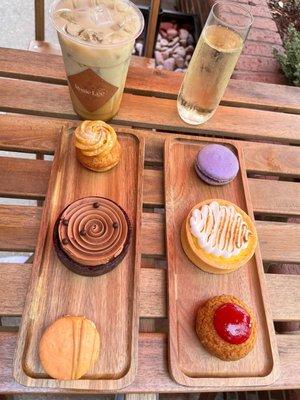 Prosecco and dessert flight