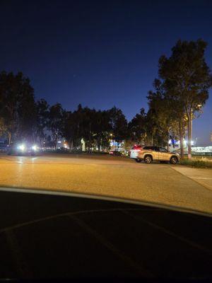 John Wayne Airport Cell Phone Waiting Lot